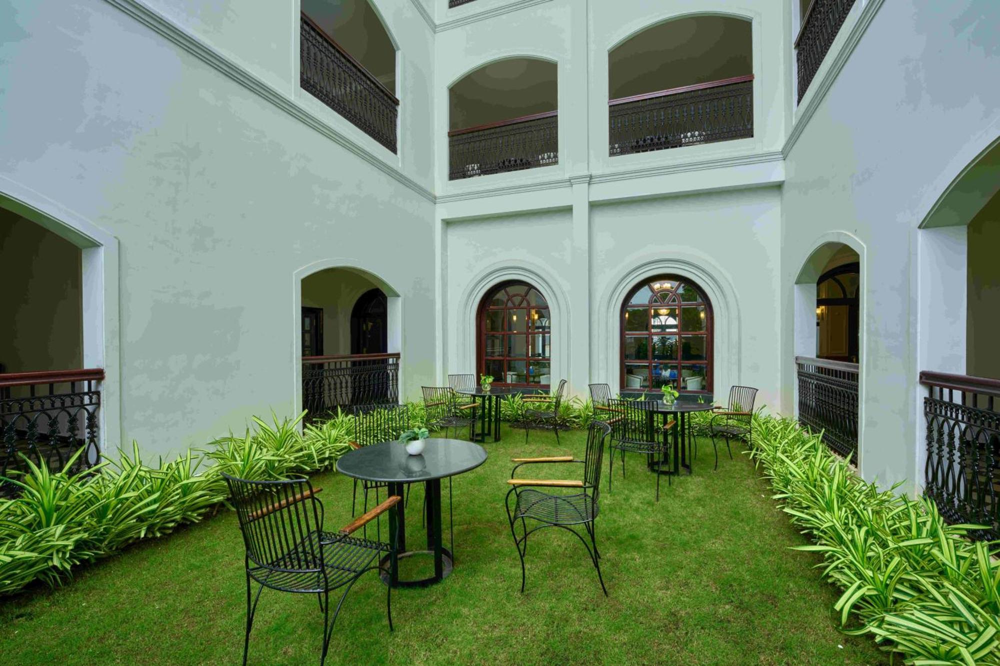 The Old Court House By Abad Hotel Fort Kochi Exterior foto
