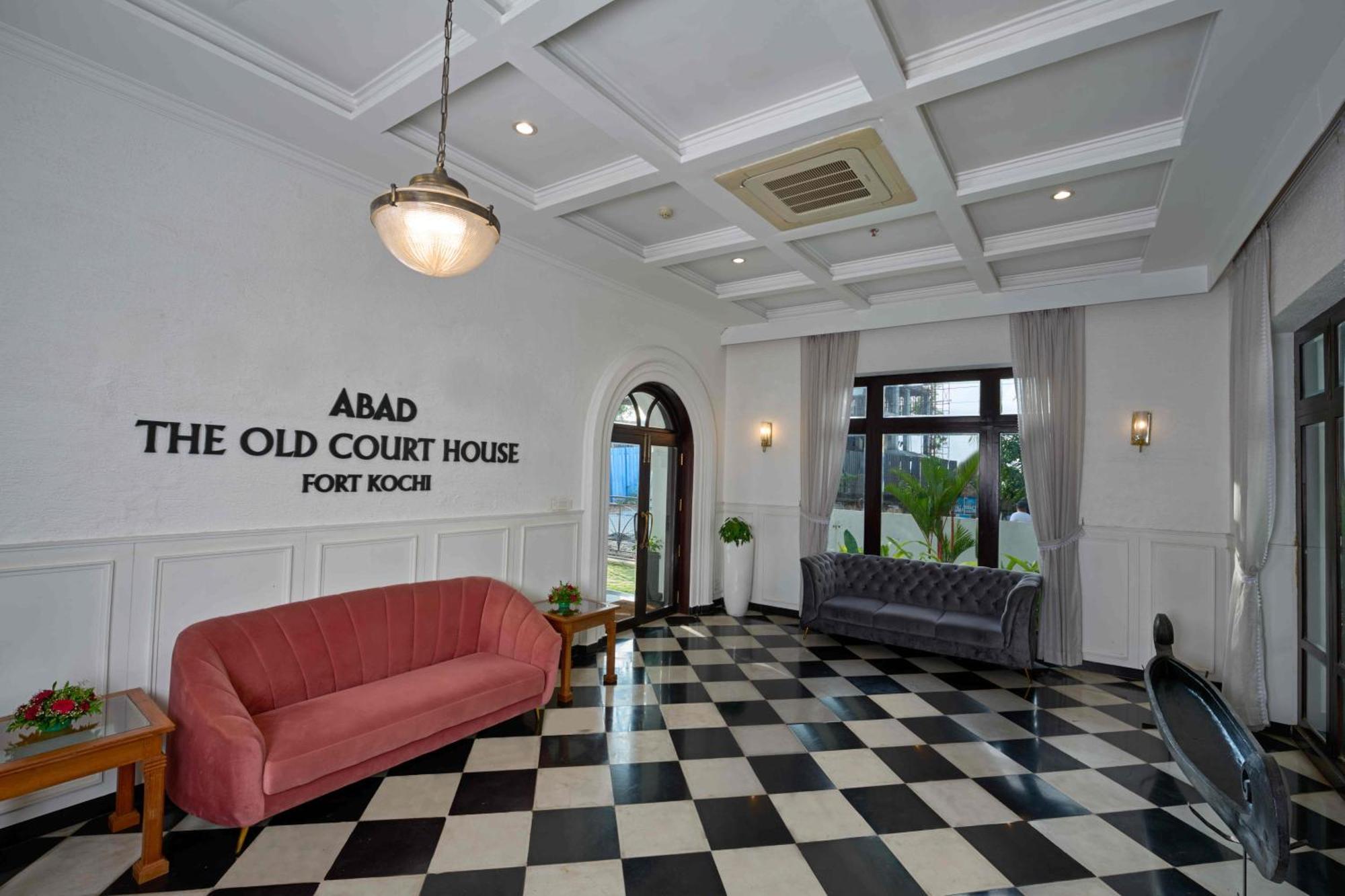 The Old Court House By Abad Hotel Fort Kochi Exterior foto